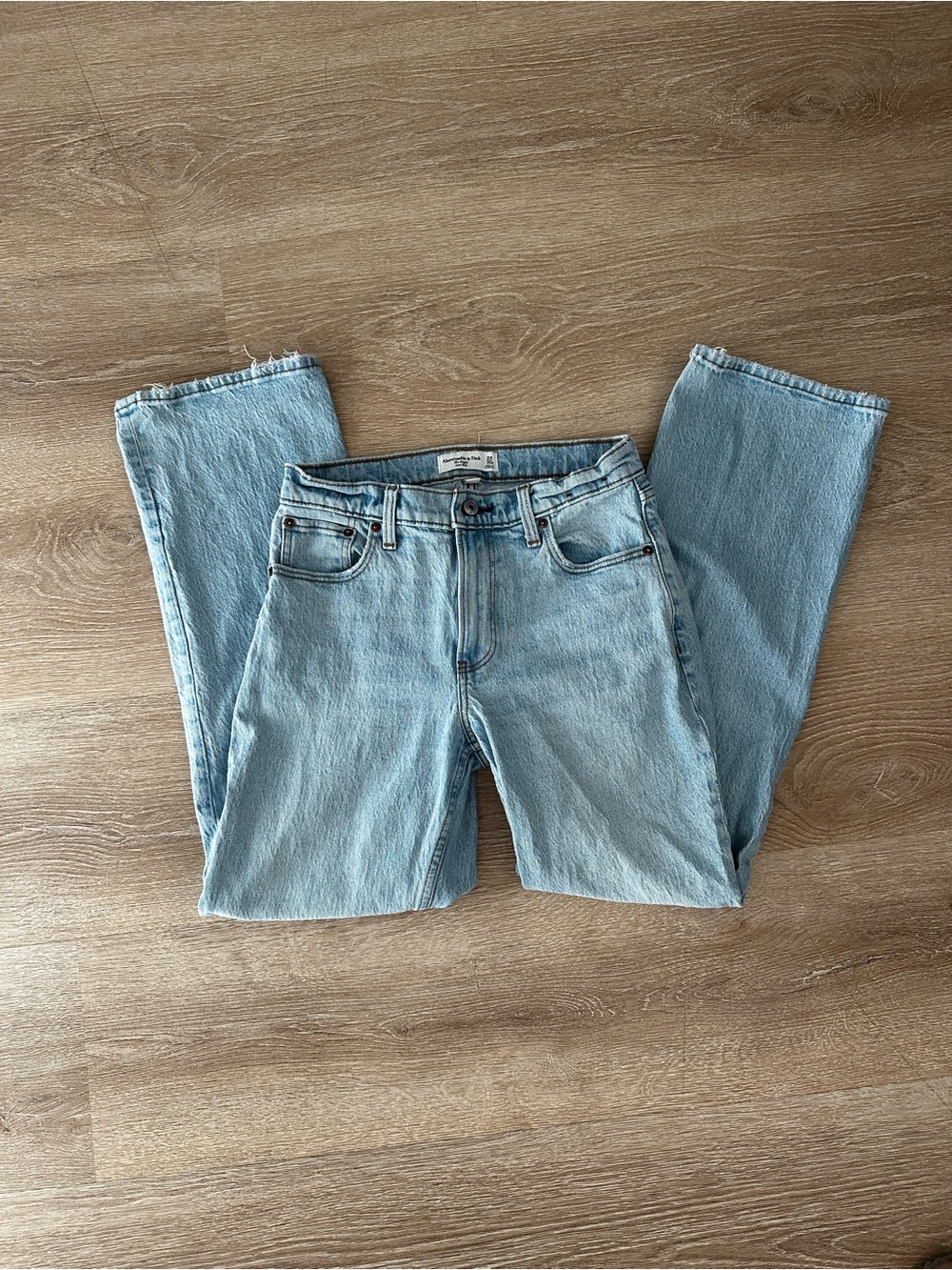 Abercrombie & Fitch Low Rise Baggy Jeans